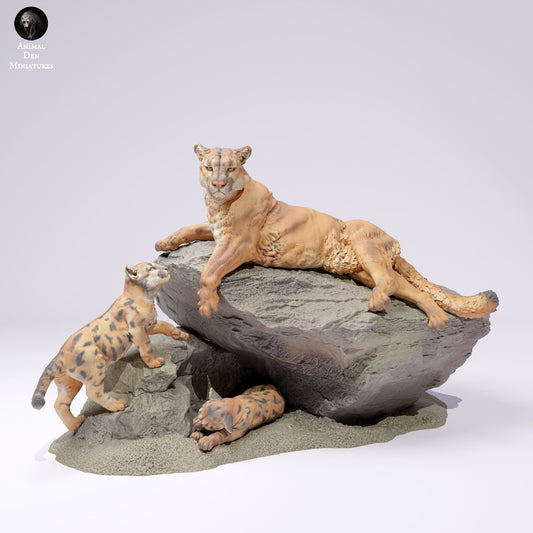 Foto del producto figura de animal diorama, modelismo: 0: figura de fauna salvaje: puma en una roca (Ref 25_01_05)