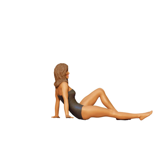 Foto de producto de diorama: Mujer tumbada en traje de baño - Figura en pose relajada en la playa (Ref. Nr. 435)