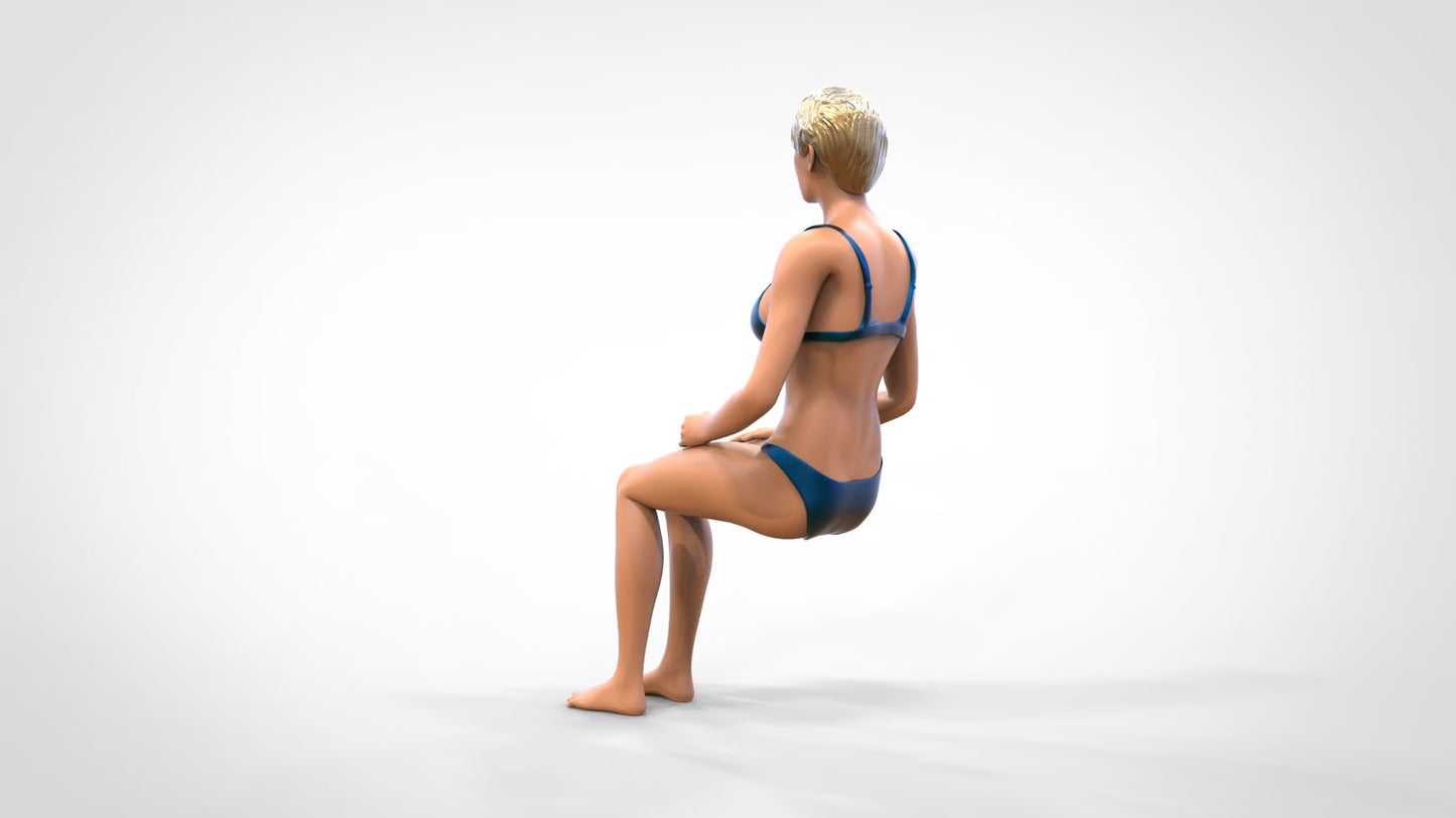 Foto del producto 0: Mujer en bikini - sentada