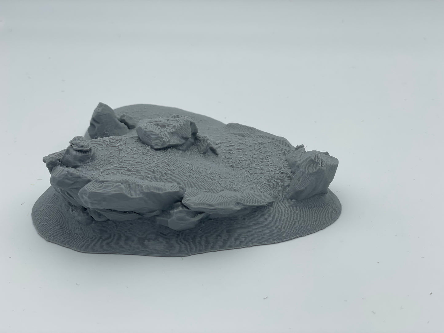Produktfoto Tabletop 28mm The Printing Goes Ever On (TPGEO) 0: Hügel Terrain Typ C - Sanfte Erhebung in Graslandschaft