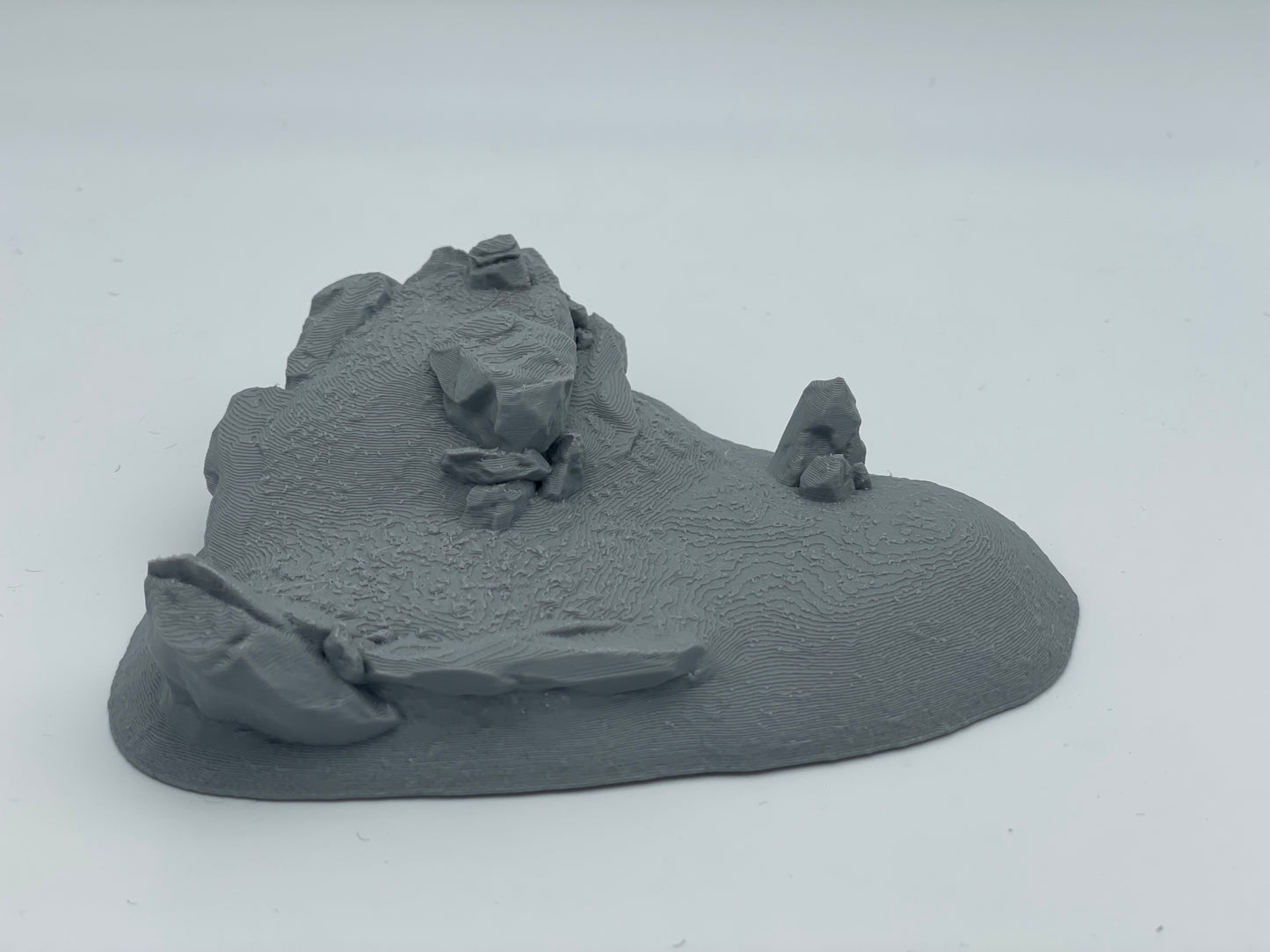 Produktfoto Tabletop 28mm The Printing Goes Ever On (TPGEO) 0: Hügel Terrain Typ C - Sanfte Erhebung in Graslandschaft