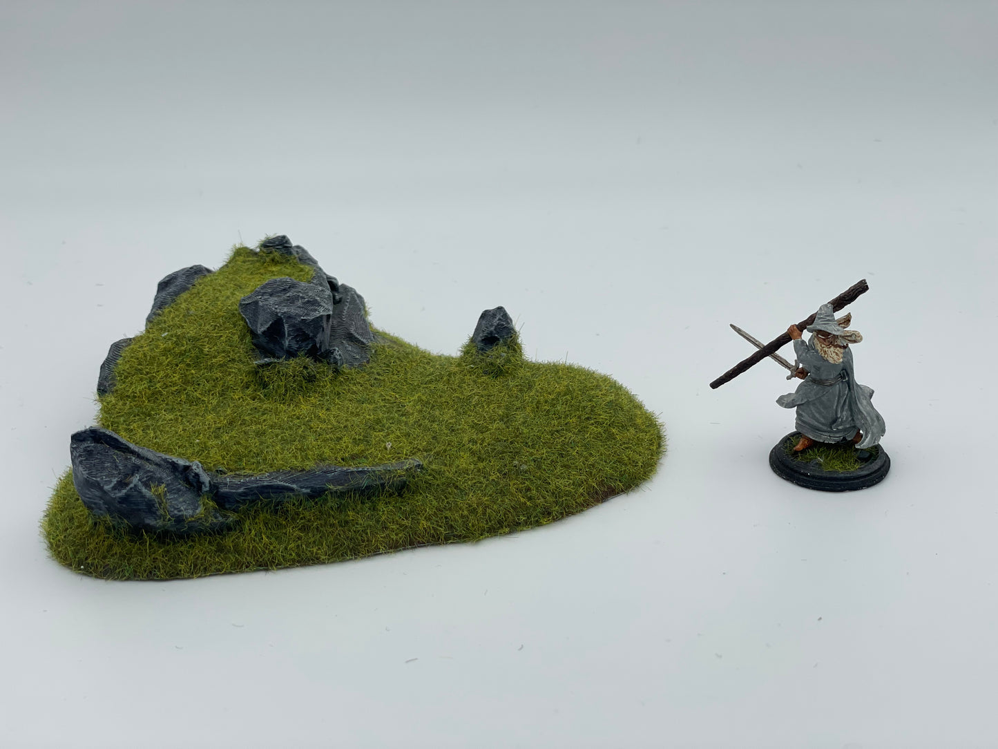 Produktfoto Tabletop 28mm The Printing Goes Ever On (TPGEO) 0: Hügel Terrain Typ C - Sanfte Erhebung in Graslandschaft