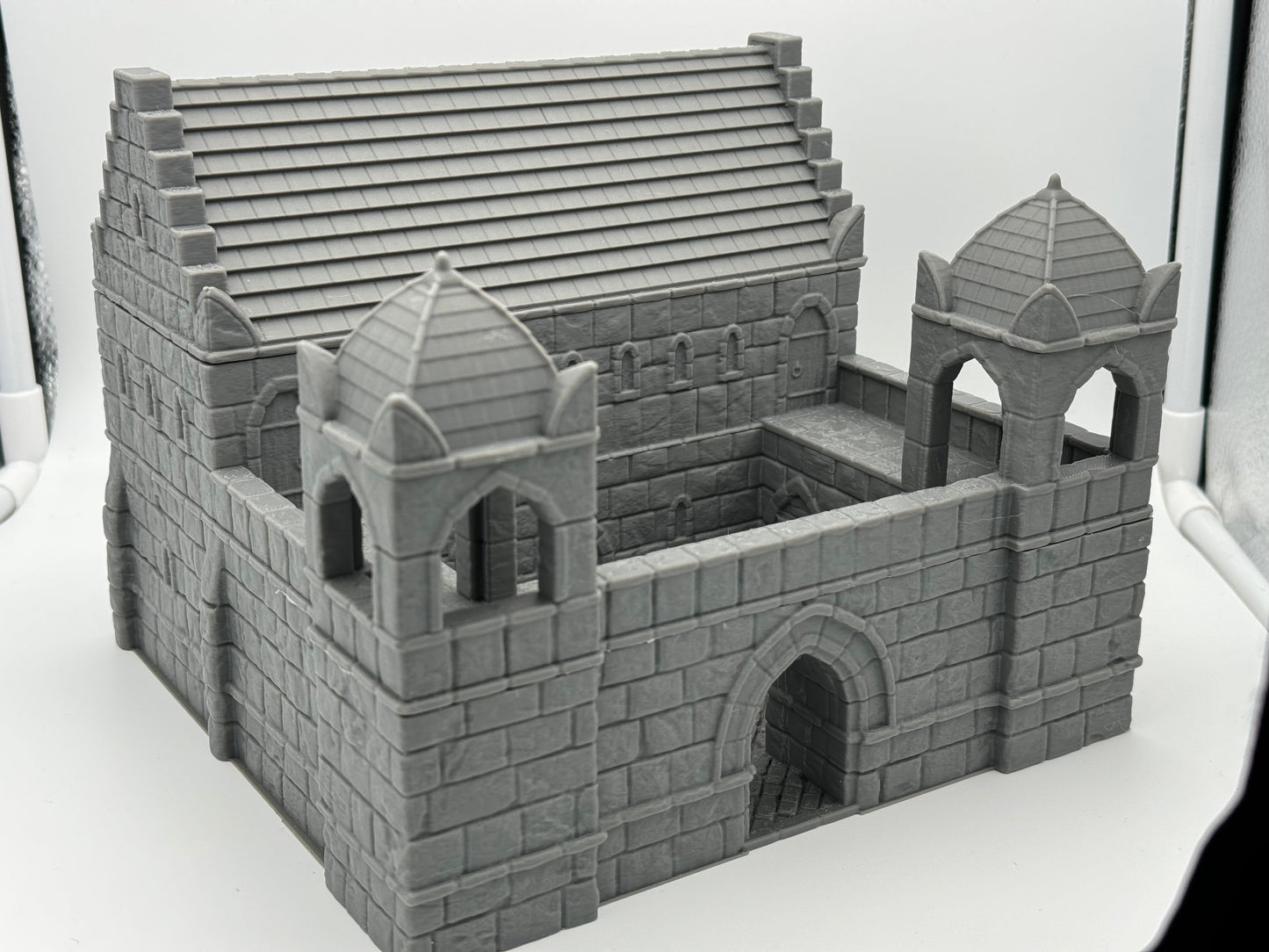 Produktfoto Tabletop 28mm The Printing Goes Ever On (TPGEO) 0: Kaserne Ivory City - Gebäude Königreich Gonthan - Barracks Tabletop Terrain