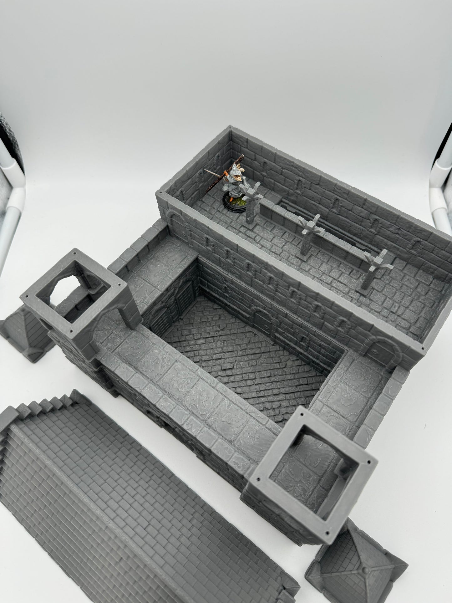Produktfoto Tabletop 28mm The Printing Goes Ever On (TPGEO) 0: Kaserne Ivory City - Gebäude Königreich Gonthan - Barracks Tabletop Terrain