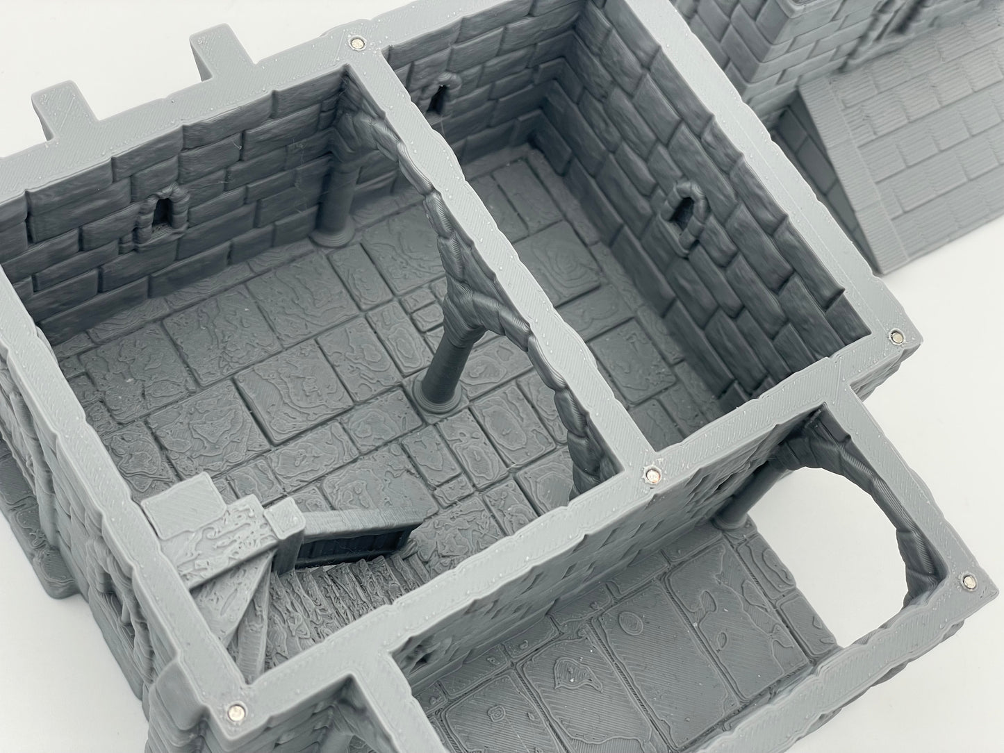 Foto del producto Tabletop 28mm The Printing Goes Ever On (TPGEO) 0: Casa de campo medieval A - Edificio de piedra del reino humano Gonthan - Terreno transitable