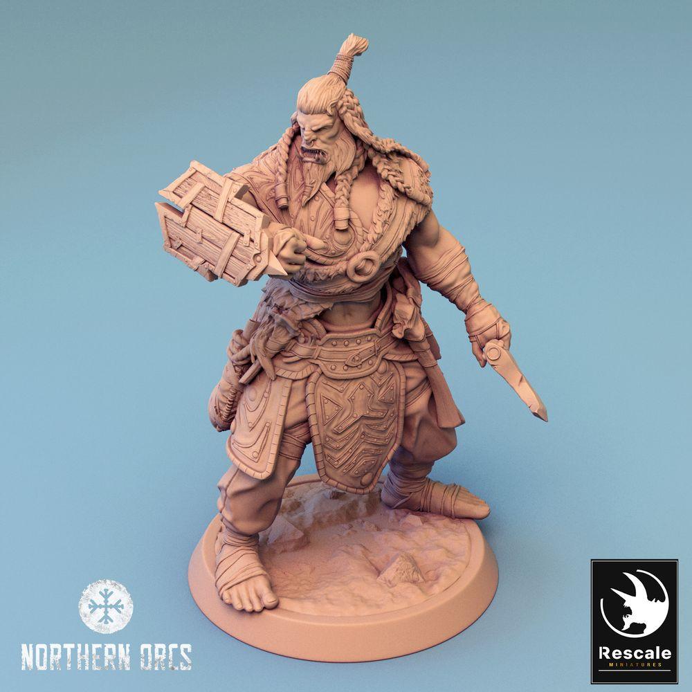 Foto del producto Tabletop 28mm Lord of the Print (LotP) 0: Miniatura de Tabletop: Guerrero/Berserker Orco con cuchilla de gancho y escudo de cofres, Guerrero Orco (24_04_H1)