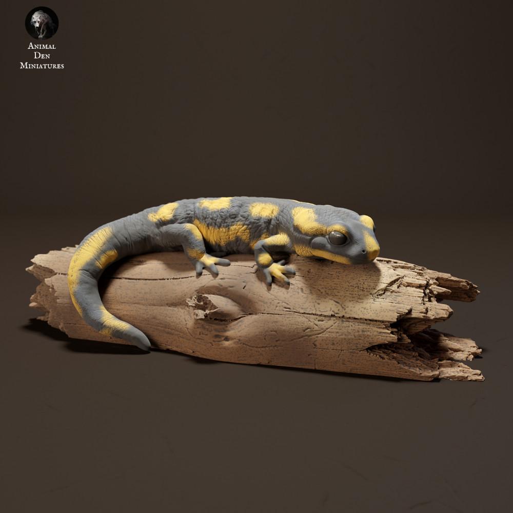 Foto de producto de figura animal Animal Den Miniatures 2: Figura animal de fauna silvestre: salamandra de fuego (23_10_15)