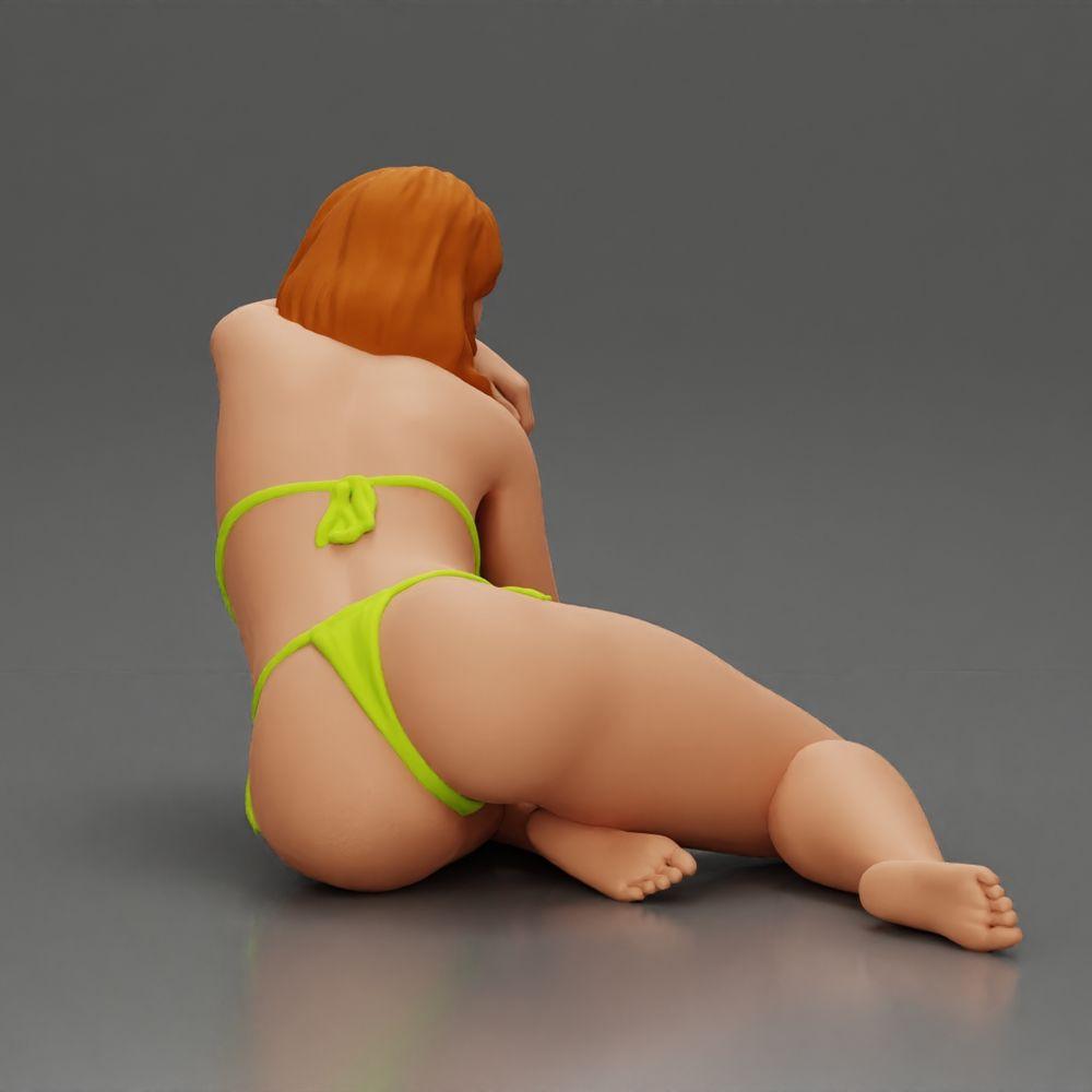 Diorama modelismo foto de producto 2: figura en miniatura: mujer acostada en bikini, medio apoyada en la playa (Ref Nr. A106)