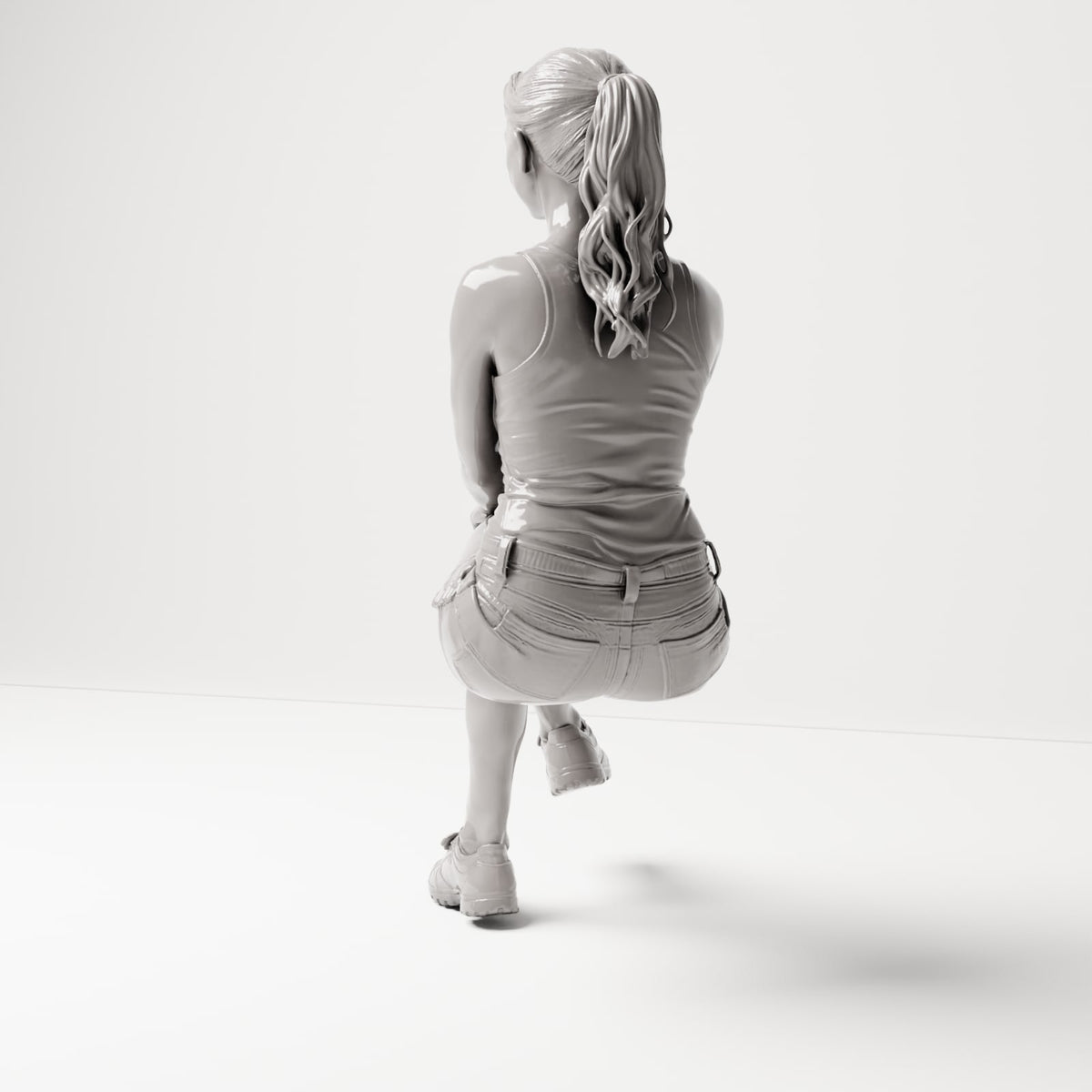 Sitzende Figur: Frau mit Top, Shorts & Turnschuhen (B008) - Rueckansicht