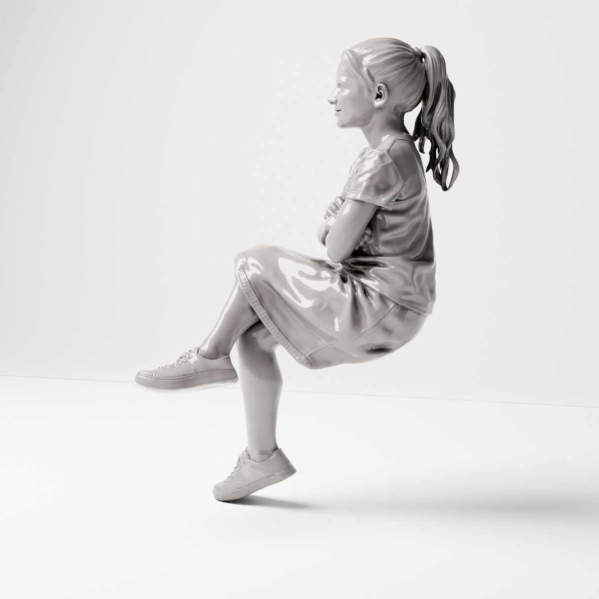 Sitzende Figur: Mädchen mit verschränkten Armen, T-Shirt, Rock & Turnschuhe (B016) - linke Seitenansicht