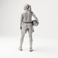 Stehende Figur: Basketballspielerin mit Ball an der Hüfte (B042) - Rueckansicht