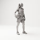 Stehende Figur: Basketballspielerin mit Ball an der Hüfte (B042) - rechte Seitenansicht