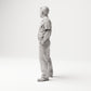 Stehende Figur: Schiffsbesatzungsmitglied in Uniform mit Schulterklappen (B051) - linke Seitenansicht