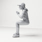 Foto de producto de maqueta para diorama 1: Figura sentada: espectadora con las manos juntas frente al pecho (B058)
