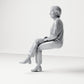 Foto de producto de maqueta de diorama 1: Figura sentada: espectadora con las piernas cruzadas y las manos entrelazadas (B069)