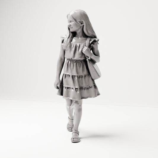 Diorama Figur: Mädchen mit Umhängetasche und Sandalen (B080) - Vorderansicht