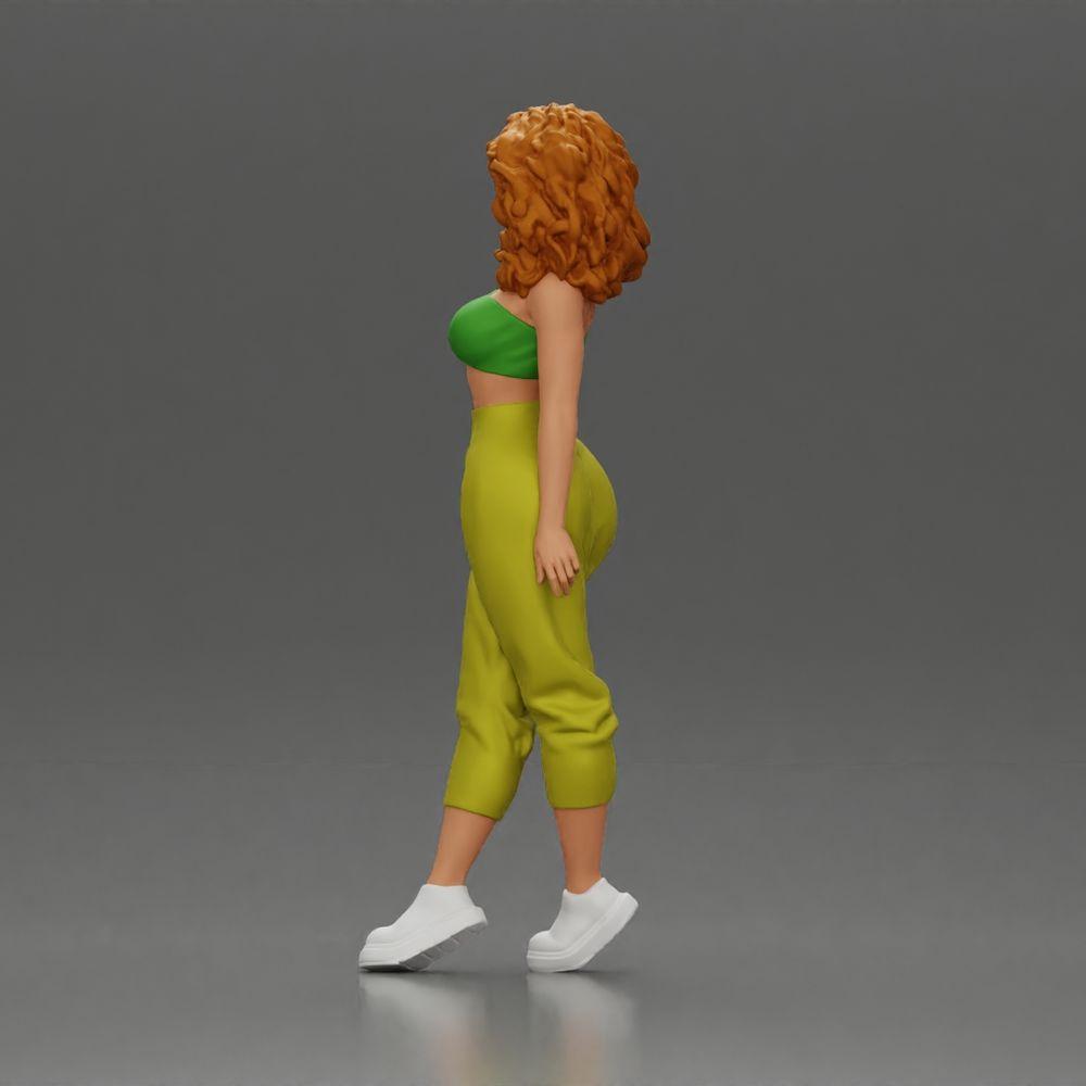 Diorama modelismo foto de producto 4: figura en miniatura: mujer de pie con cabello rizado en atuendo verde, posando (Ref Nr. A130)