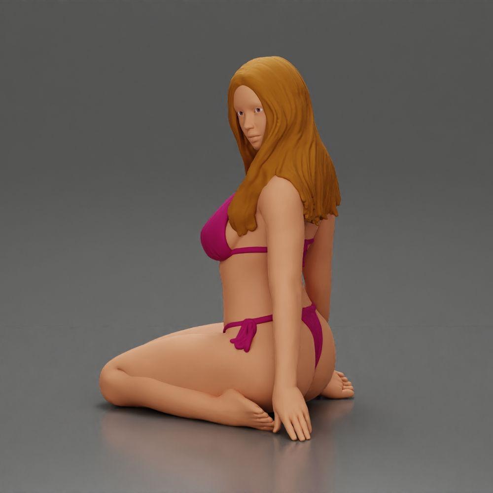 Diorama de modelismo foto de producto 5: Miniatura femenina arrodillada en bikini, sentada sobre una base plana - Diorama de playa (Ref Nr. A83)