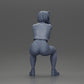 Foto del producto de modelismo diorama 8: Figura miniatura sentada: Mujer con chaqueta de cuero corta, top, pantalones cortos y zapatillas (Ref Nr. A61)