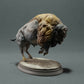 Foto de producto de figura animal Animal Den Miniatures 4: Figura de animal salvaje: bisonte americano atacando (22_10_14)