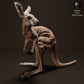 Foto de producto de figura animal Animal Den Miniatures 2: Figura de animal salvaje: cría de canguro rojo gigante (23_04_05)