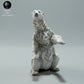 Foto de producto de figura de animal Animal Den Miniatures 0: Figura de animal ártico: oso polar sentado (23_01_15)