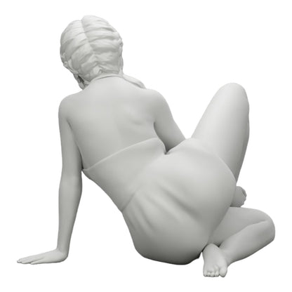 Foto de producto de modelismo de diorama 0: Mujer atractiva sentada relajada en cuclillas (Ref Nr. A34)