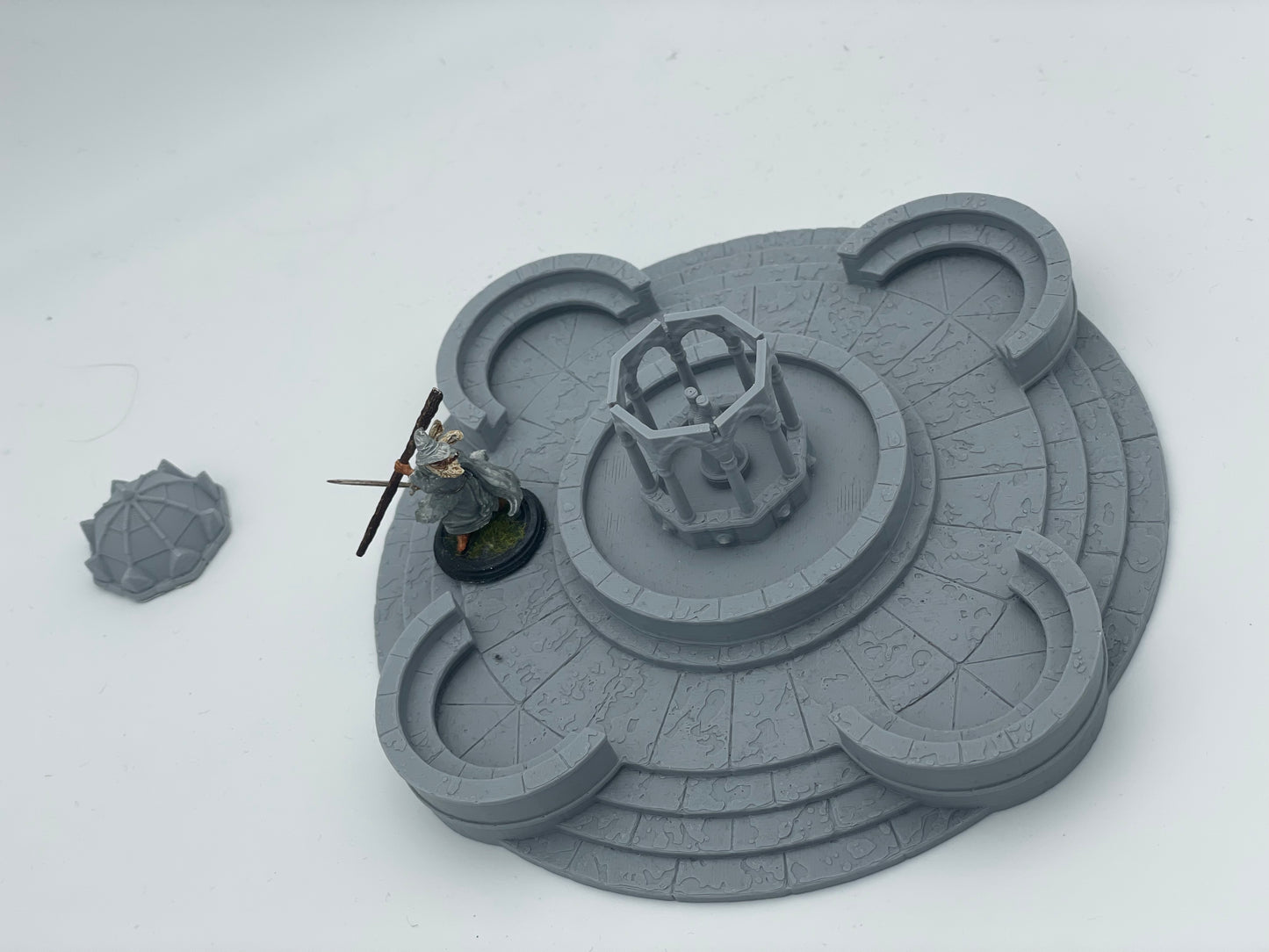 Foto del producto Tabletop 28mm The Printing Goes Ever On (TPGEO) 0: Fuente A Ciudad Marfil - Fuente Reino Gonthan