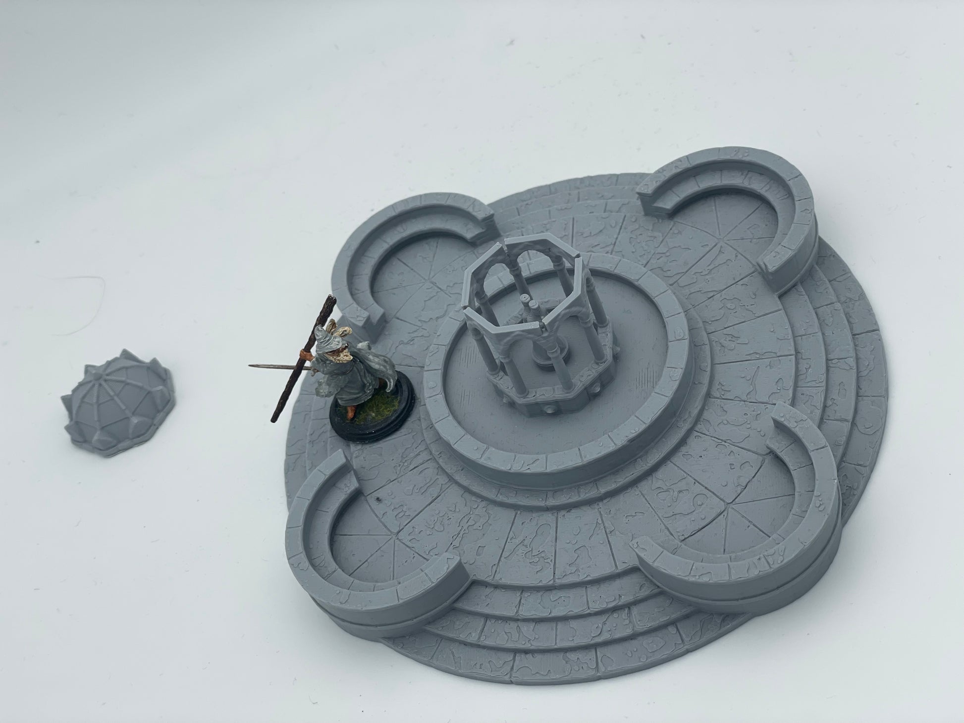 Foto del producto Tabletop 28mm The Printing Goes Ever On (TPGEO) 0: Fuente A Ciudad Marfil - Fuente Reino Gonthan