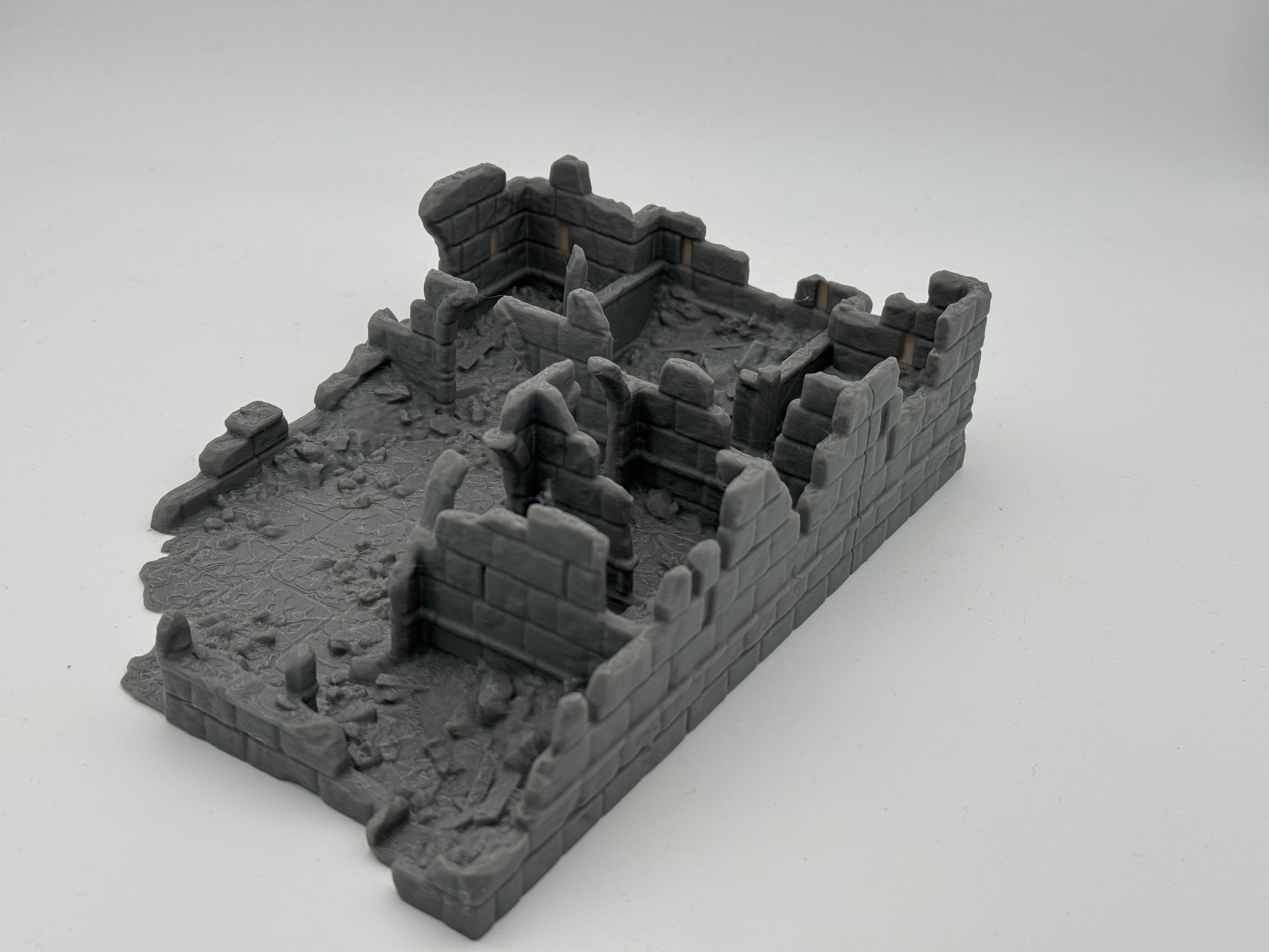 Foto del producto Tabletop 28mm The Printing Goes Ever On (TPGEO) 0: Ruinas de establos Ciudad Marfil - Edificio Reino de Gonthan - Terreno de Tabletop Ruinas de Establo