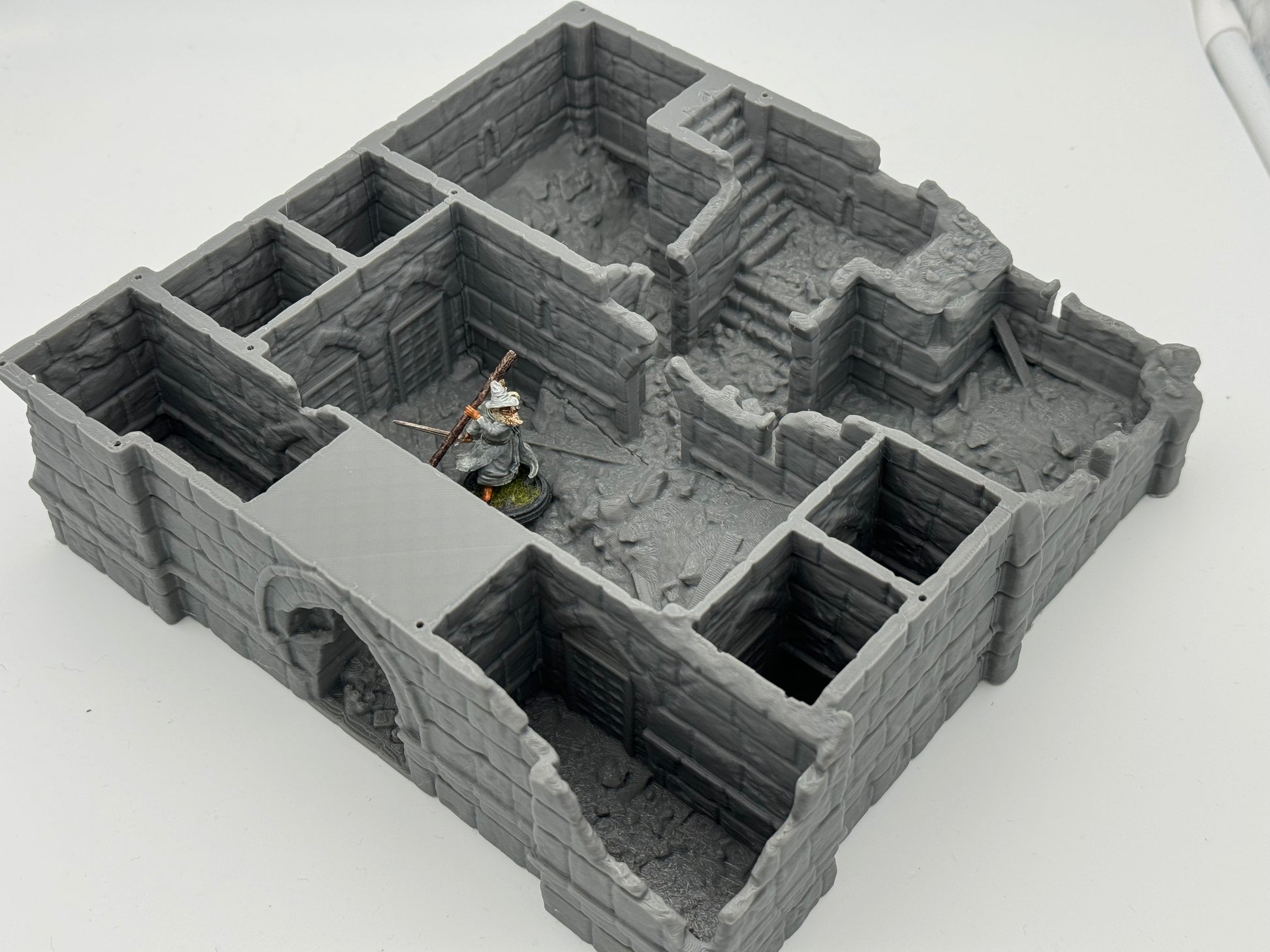 Foto del producto Tabletop 28mm The Printing Goes Ever On (TPGEO) 0: Ruinas de cuartel Ciudad Marfil - Edificio Reino de Gonthan - Terreno de ruinas de cuartel Tabletop