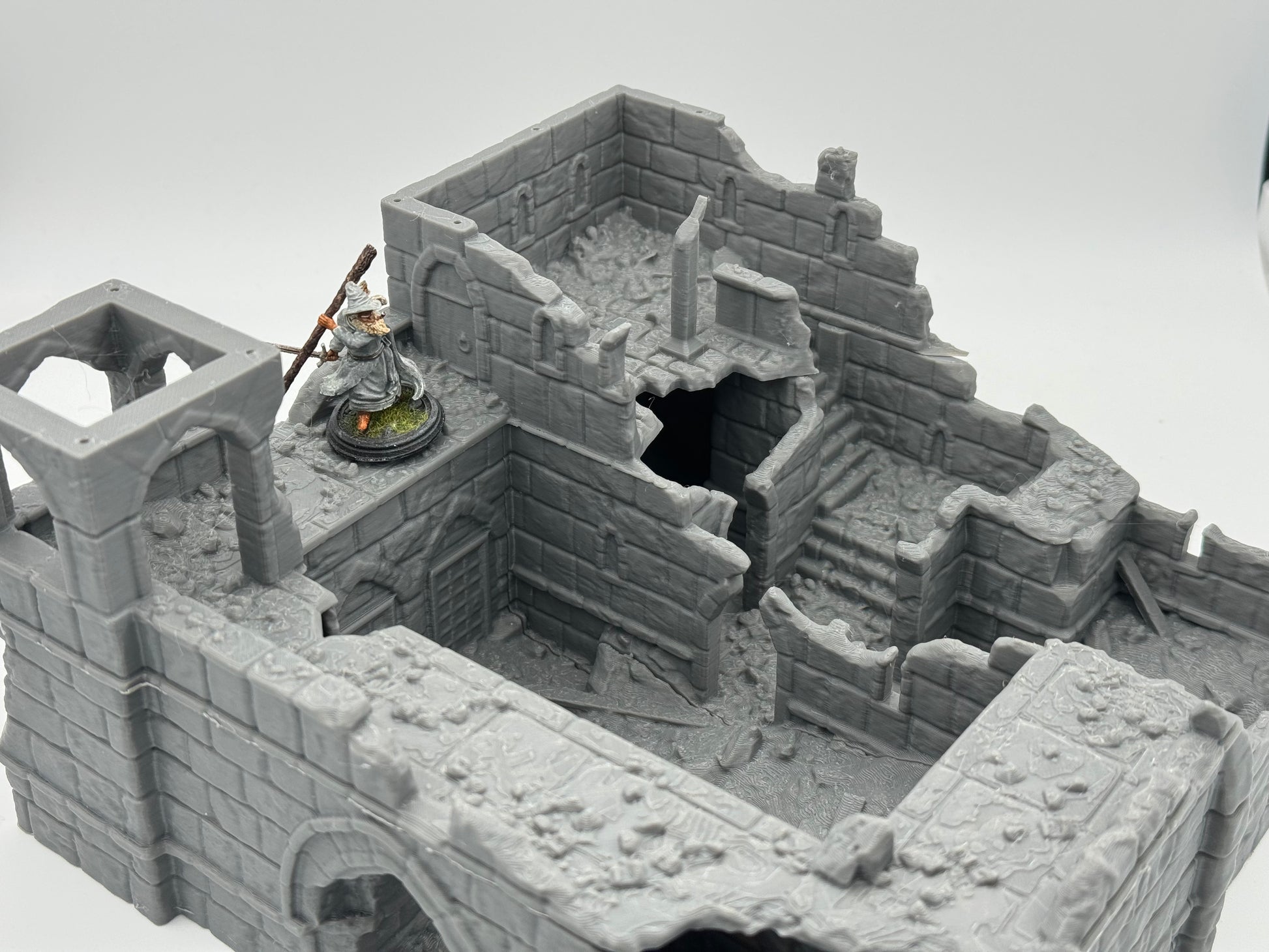 Foto del producto Tabletop 28mm The Printing Goes Ever On (TPGEO) 0: Ruinas de cuartel Ciudad Marfil - Edificio Reino de Gonthan - Terreno de ruinas de cuartel Tabletop