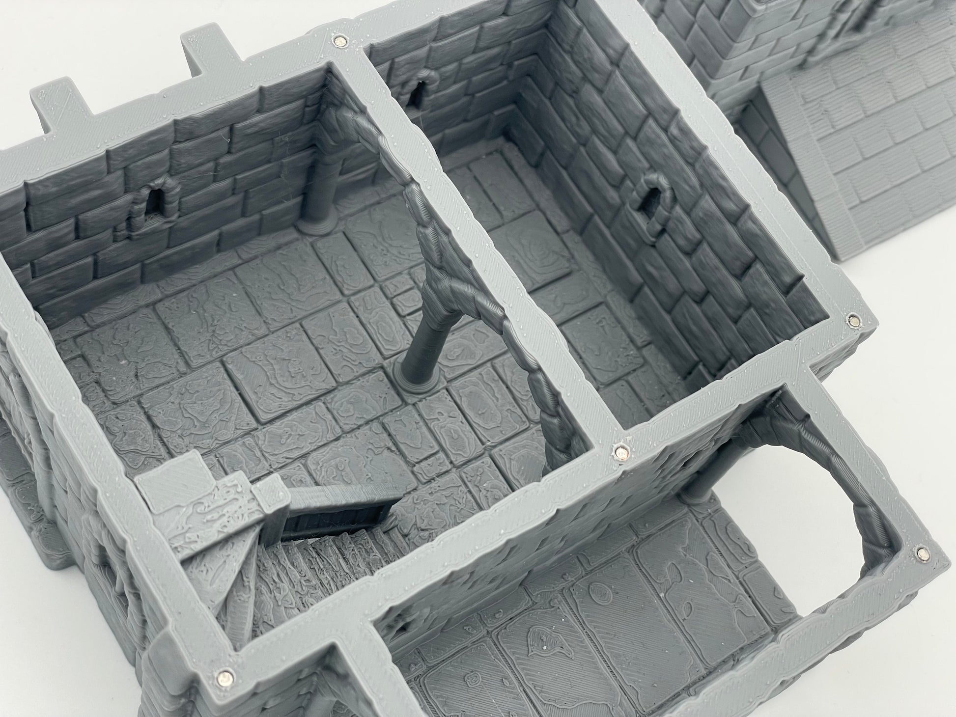 Foto del producto Tabletop 28mm The Printing Goes Ever On (TPGEO) 0: Casa de campo medieval A - Edificio de piedra del reino humano Gonthan - Terreno transitable
