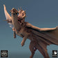 Foto del producto Tabletop 28mm Lord of the Print (LotP) 0: Miniatura de fantasía: Jinete de dragón sobre wyvern - Dragón de bronce en ascenso, Caballero del caos jefe/héroe, Caballería aérea para wargame/escaramuza (24_08_A3)