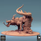 Foto del producto Tabletop 28mm Lord of the Print (LotP) 0: Miniatura de Tabletop: Jinete de bestias sobre bestia lagarto - Campeón bárbaro con alabarda, montura demoníaca, monstruo jefe, base escénica (24_08_C1)