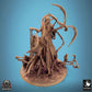 Foto del producto Tabletop 28mm Lord of the Print (LotP) 0: Miniatura de Tabletop: Banshee / Wraith Vengativa - hechicera no muerta con arma de asta con espinas (24_10_H)