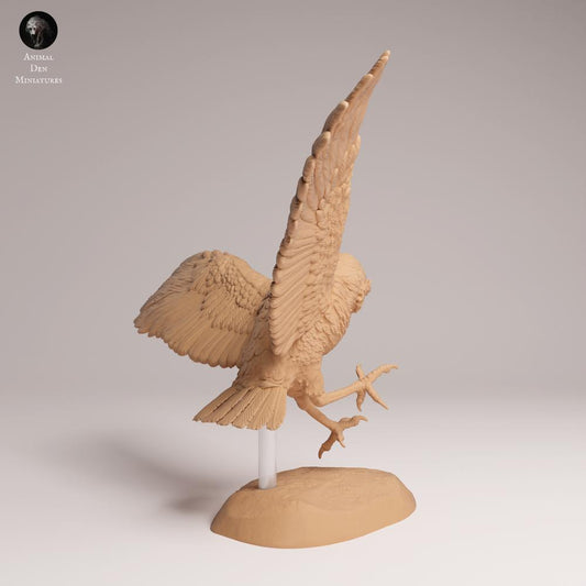 Foto de producto de figura de animal Animal Den Miniatures 0: Figura de animal salvaje: búho conejo en vuelo (25_09_15)