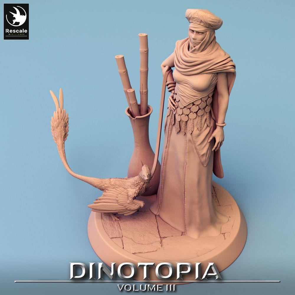 Foto del producto Tabletop 28mm Lord of the Print (LotP) 0: Figura de fantasía: Nómada del desierto y maestra de bestias con dinosaurio emplumado - Exploradora, líder tribal, vigía (24_06_E13)