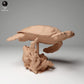 Foto de producto figura de animal Animal Den Miniatures 1: Figura de animal marino: tortuga carey realista - nadando (24_05_03)