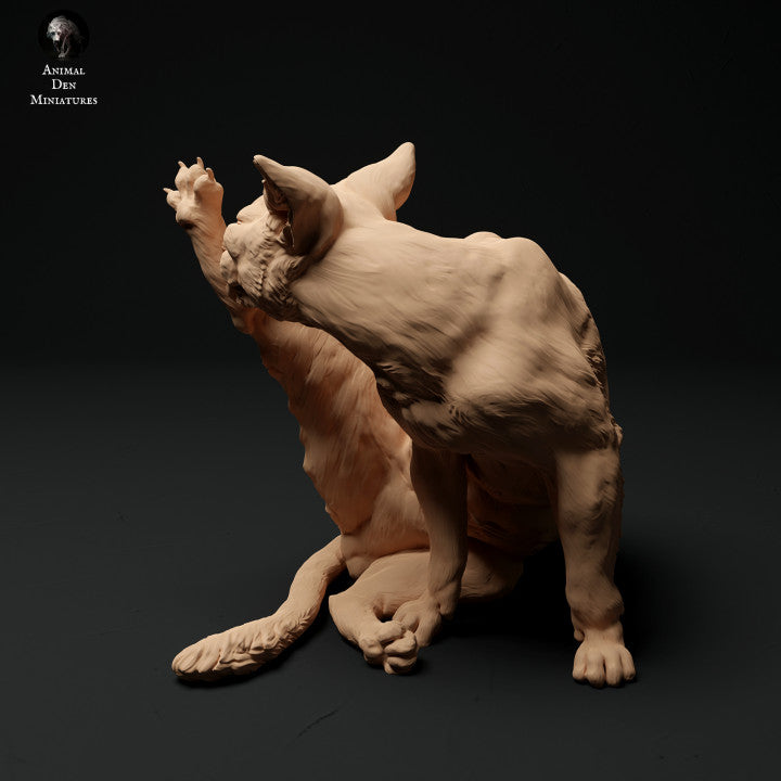 Figura de mascota: gato acicalándose (a001)