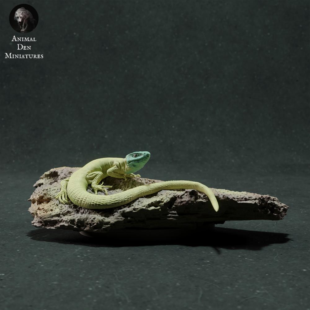 Foto de producto, figura de animal Animal Den Miniatures 0: Figura de animal reptil: lagarto esmeralda (22_11_13)