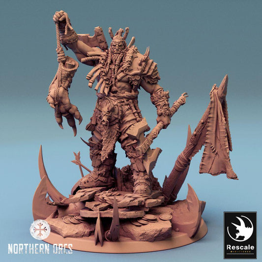 Foto del producto Tabletop 28mm Lord of the Print (LotP) 0: Miniatura de Tabletop: Jefe Orco Azhrog, Señor de la Guerra y Cazador de Trofeos con Hacha de Guerra (24_04_E2)