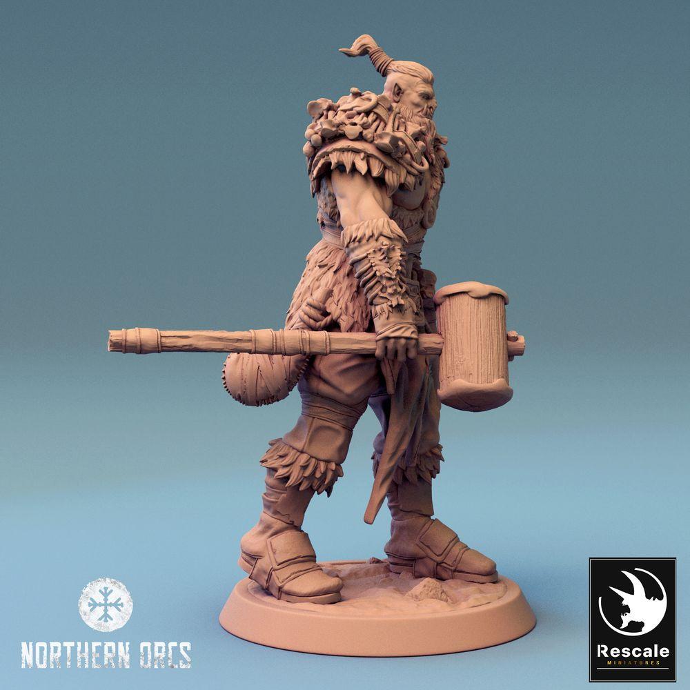 Foto del producto Tabletop 28mm Lord of the Print (LotP) 0: Miniatura de Tabletop: Señor de la Guerra Orco con Martillo de Dos Manos, Orco Warlord, Campeón Tribal (24_04_I2)