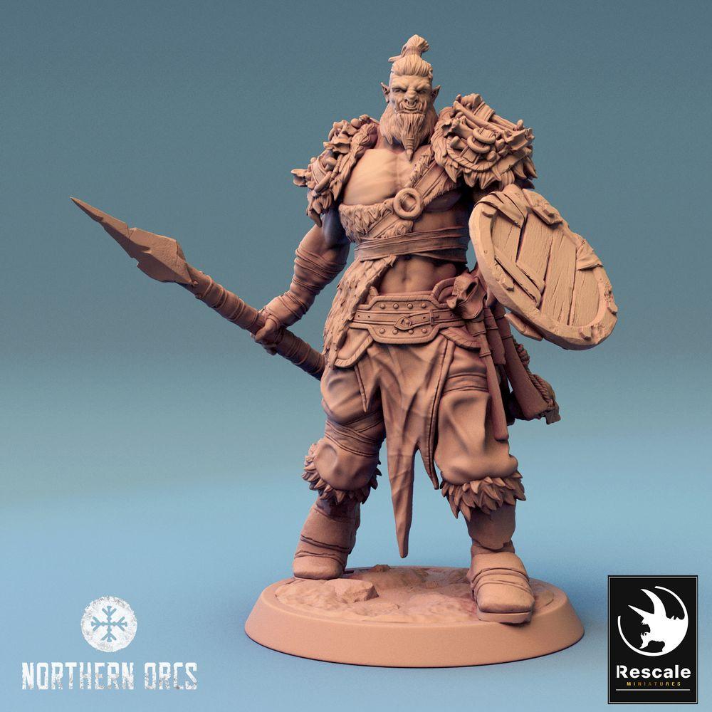 Foto del producto Tabletop 28mm Lord of the Print (LotP) 0: Miniatura de Tabletop: Orco Lanzador con Escudo Redondo, Orco Lanzador, Guerrero Orco, Guerrero Tribal, Portador de Escudo (24_04_K2)