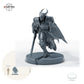 Bahamut-Ritter mit Schild – A: Größenvergleich, ca. 40 mm Gesamthöhe inklusive Base und höchstem Teil, mit 32-mm-Referenzfigur.