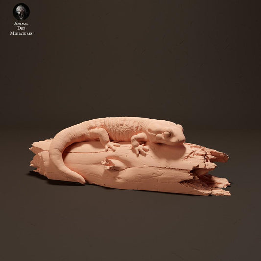 Foto de producto de figura de animal Animal Den Miniatures 0: Figura de animal del bosque: salamandra de fuego (23_10_15)
