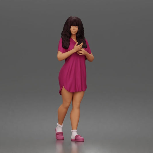 Foto de producto de maqueta para diorama 0: figura de pie: mujer en camisón con un perro pequeño en brazos (a184)