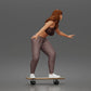 Diorama Modellbau Produktfoto 1: Diorama Figur: Skaterin balancierend auf Skateboard mit Crop-Top & Jogginghose (a170)
