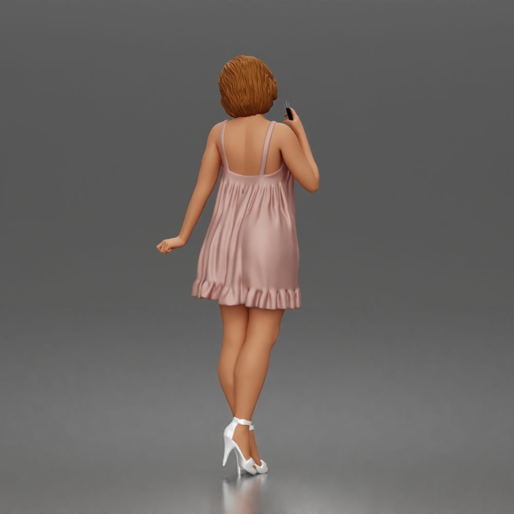 Foto de producto de modelismo para diorama 2: Figura de pie: mujer con vestido corto, teléfono móvil y zapatos de tacón (a180)
