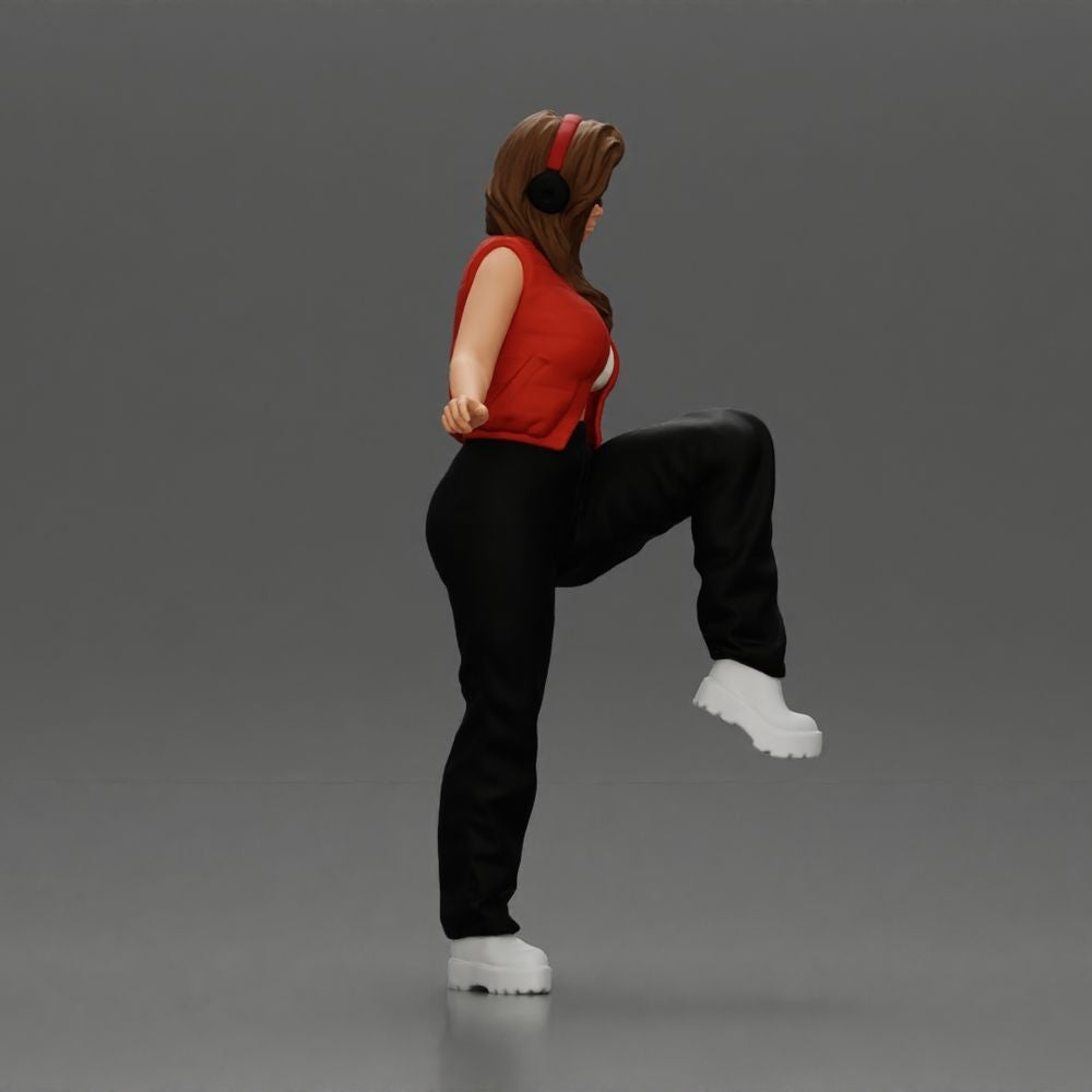 Foto de producto de modelismo para diorama 3: Figura de pie: mujer con auriculares y atuendo streetwear holgado, pierna levantada (a164)